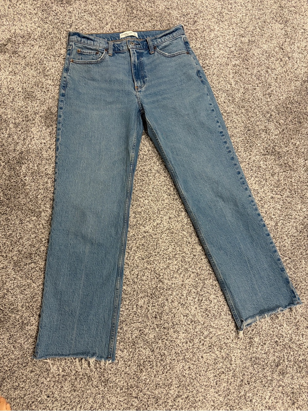 Abercrombie & Fitch Low Rise Baggy Jeans, frayed edge